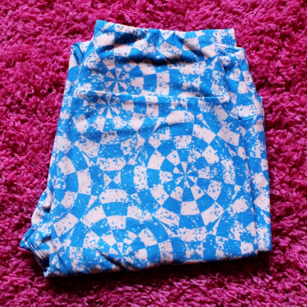 ✨ LulaRoe Print Leggings